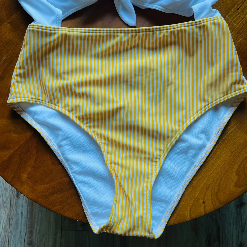 NWT Hollister Yellow and White One Piece High Rise Cut-Out Swimsuit Sz M_6
